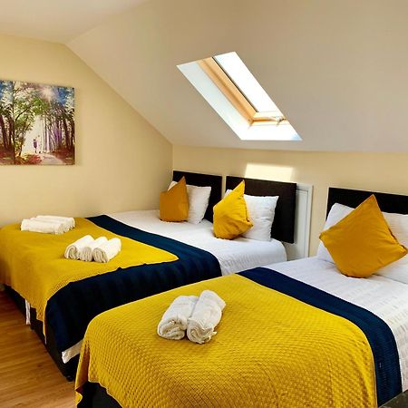 London Studio Apartments, Private Bathroom, Kitchenette, Parking, Np7 Exterior foto